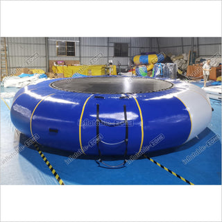 Giant Inflatable Water Trampoline Round Inflatable Water Jumping Bouncer With Ladder For Sports